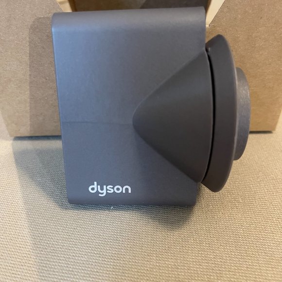 Dyson Supersonic Hair Dryer Attachments - Diffuser and Styling Concentrator - Picture 9 of 9